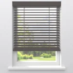 fenstr-houten-jaloezie-jens-gr-aXTvWunQ-0.webp